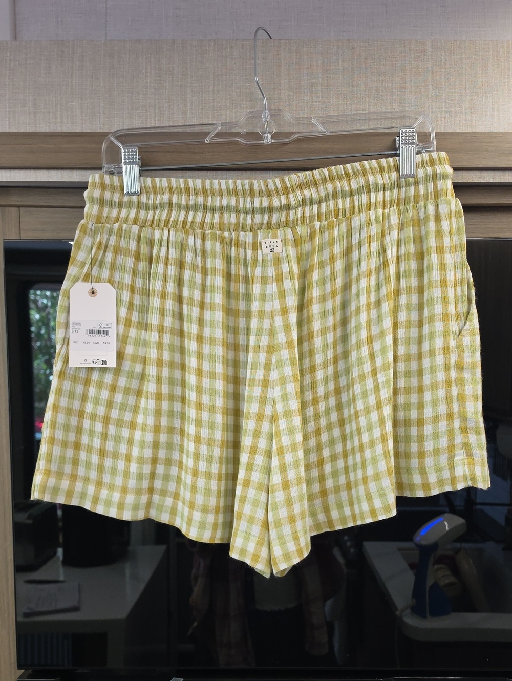 NWT,"SWELL BLOUSE AND SHORTS SET", BY BILLABONG" 💚💛 - Picture 12 of 16